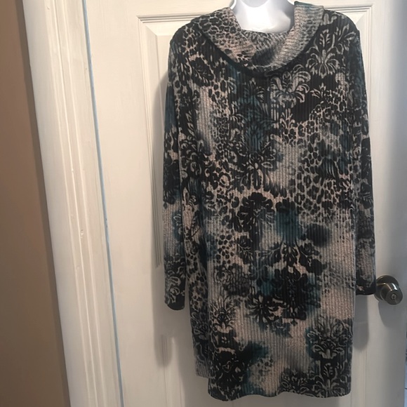 Grace Women’s Cowl Neck Floral Sweater - Picture 4 of 7